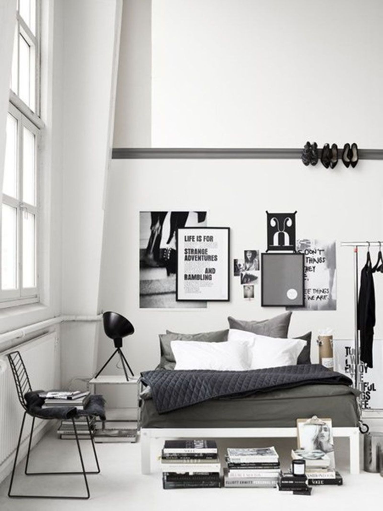 Una habitación elegante en blanco y negro – A Decorar Mi Casa